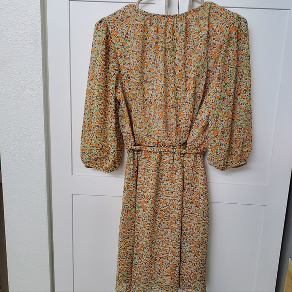 Sweet Storm Floral Dress size Large - Picture 2 of 5
